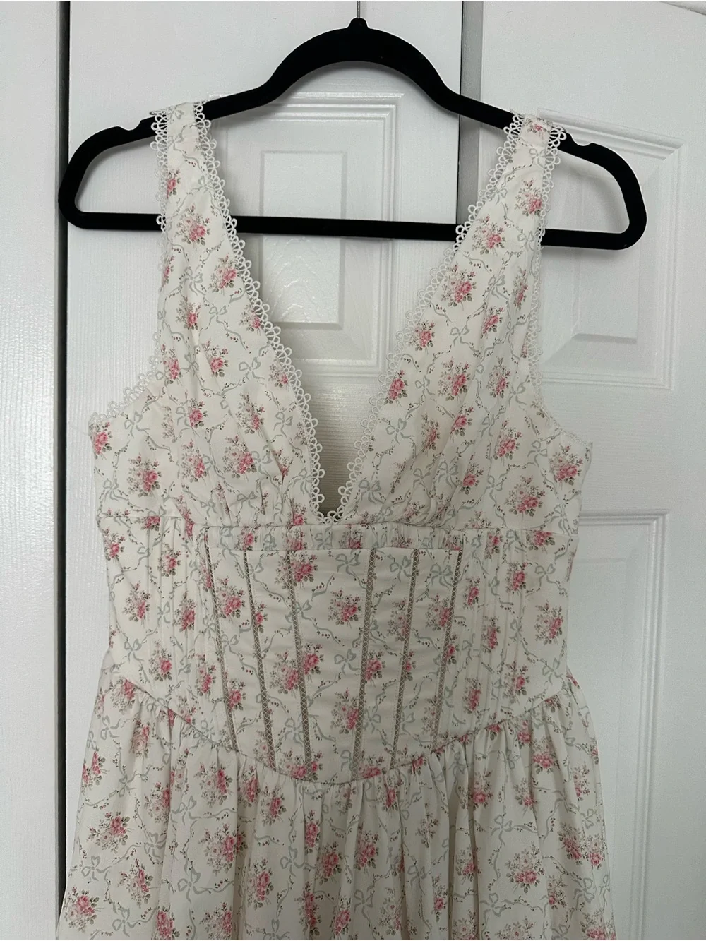 House of CB “Salma” Floral Lace-Trim Mini A-line Dress White with Pink Roses - Picture 9 of 15